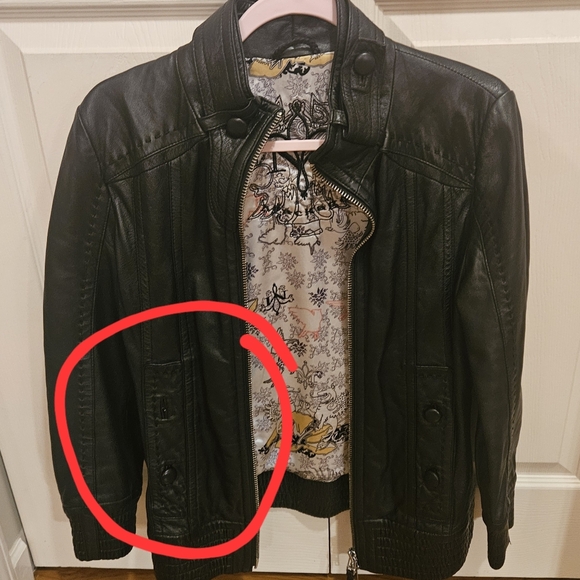 Mackage Leather Bomber Jacket, NEW *missing button - Picture 13 of 13